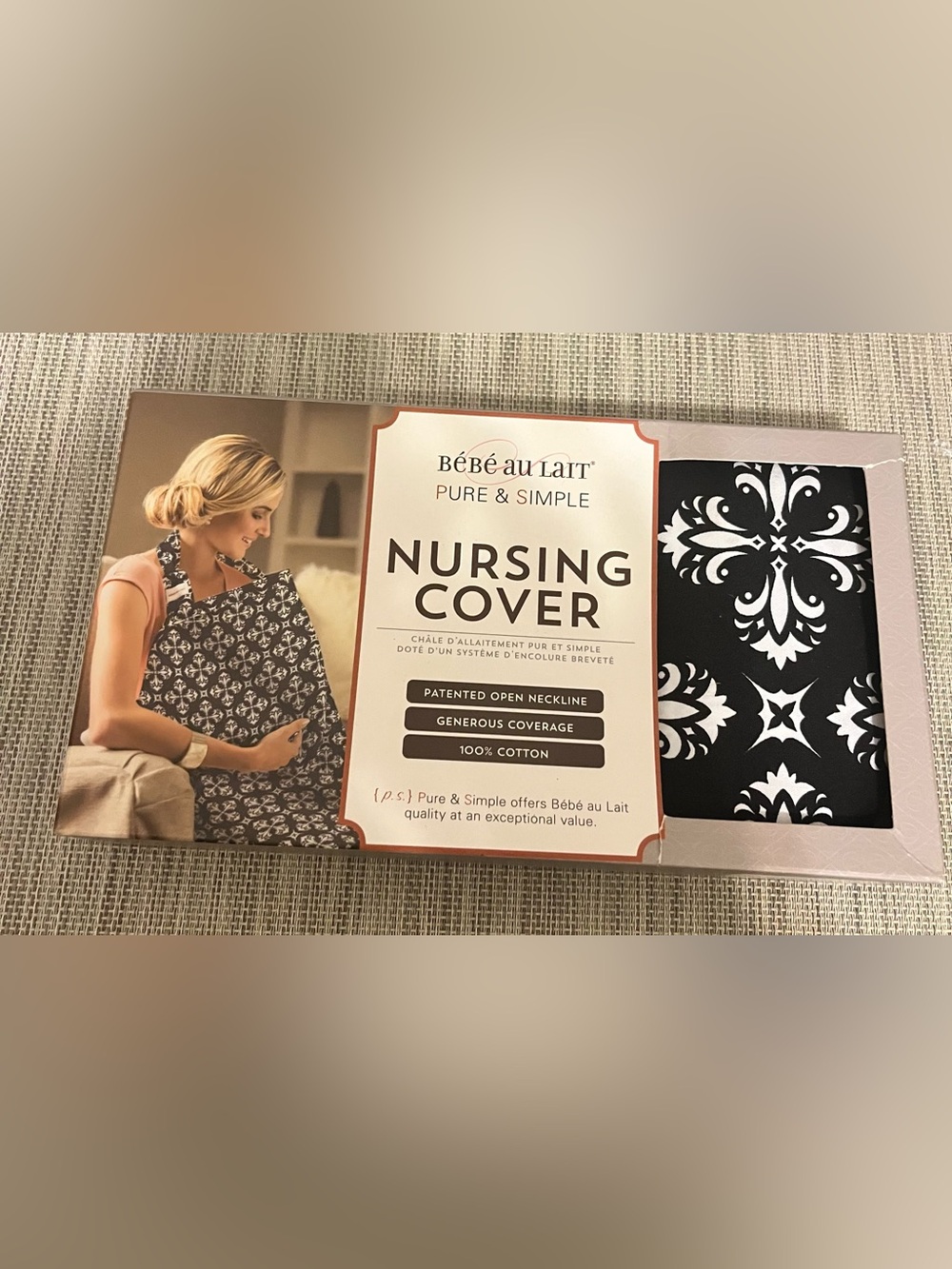 Bebe au Lait Pure & Simple Black & White Floral Nursing Cover
